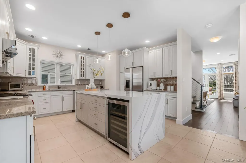 813 5th Avenue New Hyde Park NY 11040