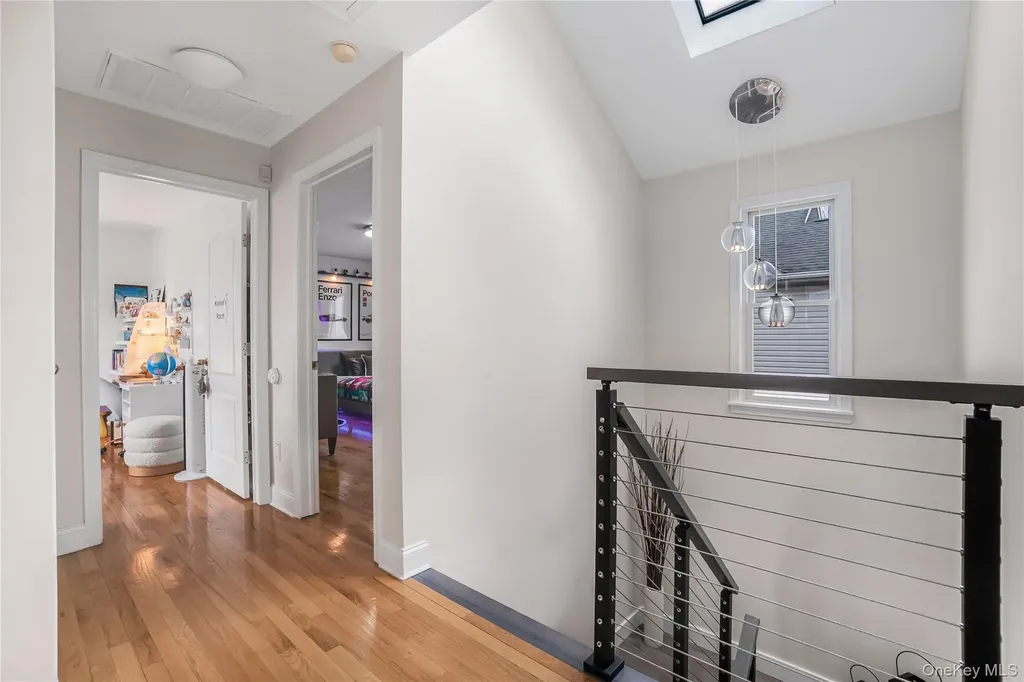 813 5th Avenue New Hyde Park NY 11040