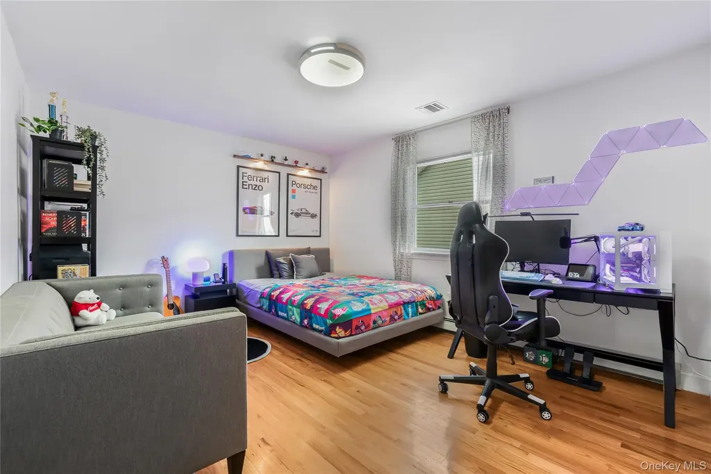 813 5th Avenue New Hyde Park NY 11040