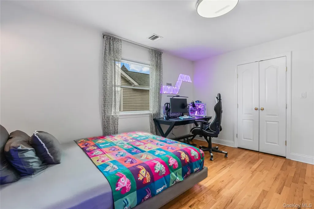 813 5th Avenue New Hyde Park NY 11040
