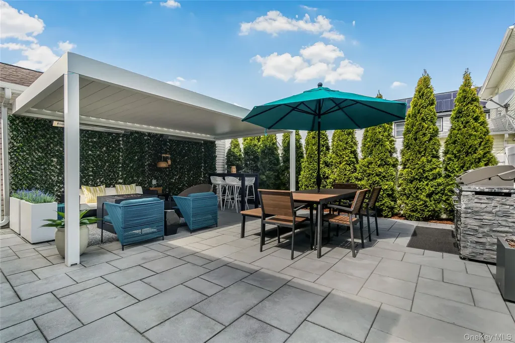 813 5th Avenue New Hyde Park NY 11040