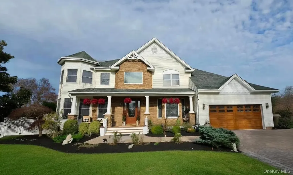 185 W Islip Road West Islip NY 11795