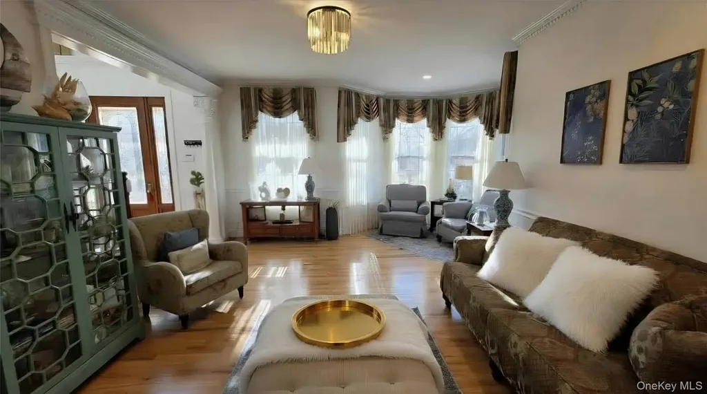 185 W Islip Road West Islip NY 11795
