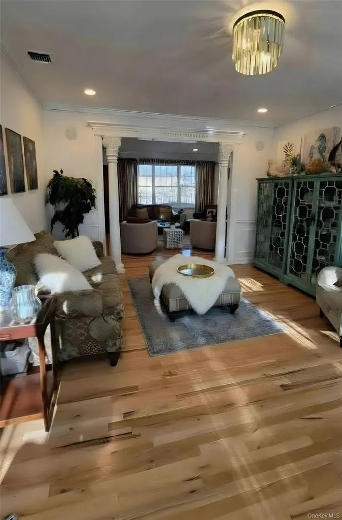 185 W Islip Road West Islip NY 11795