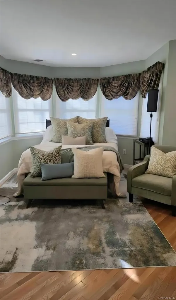 185 W Islip Road West Islip NY 11795