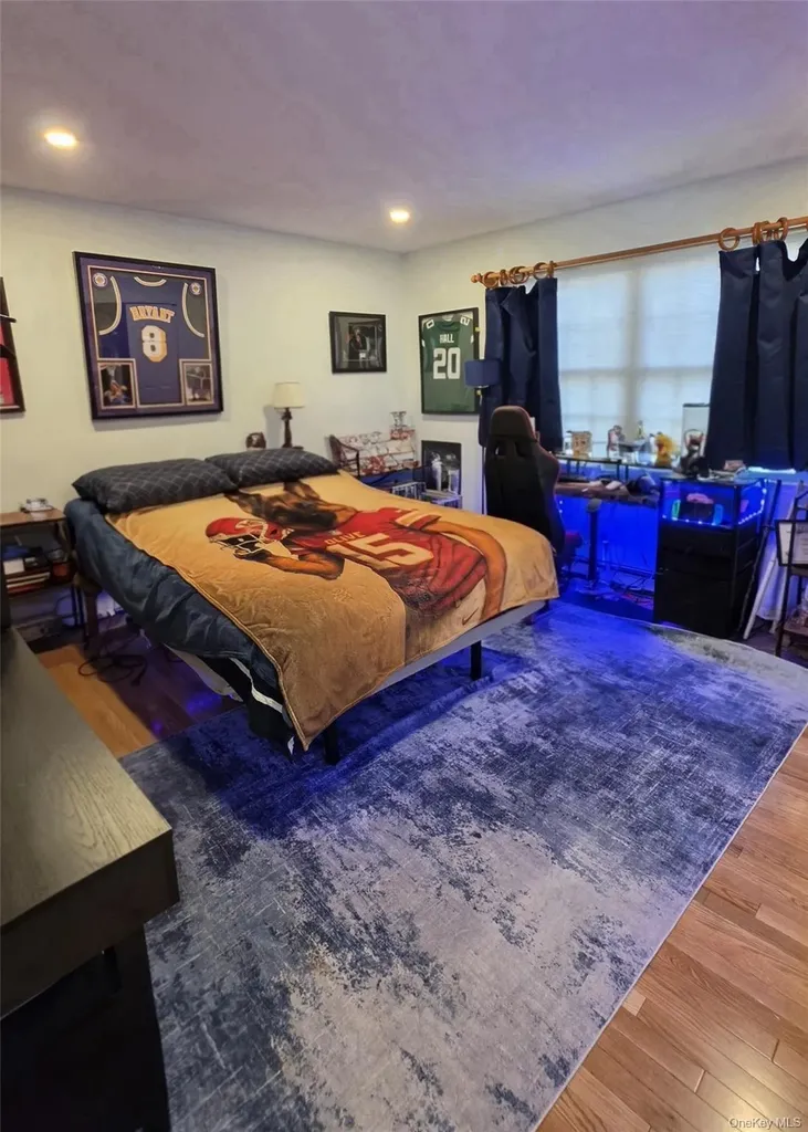 185 W Islip Road West Islip NY 11795