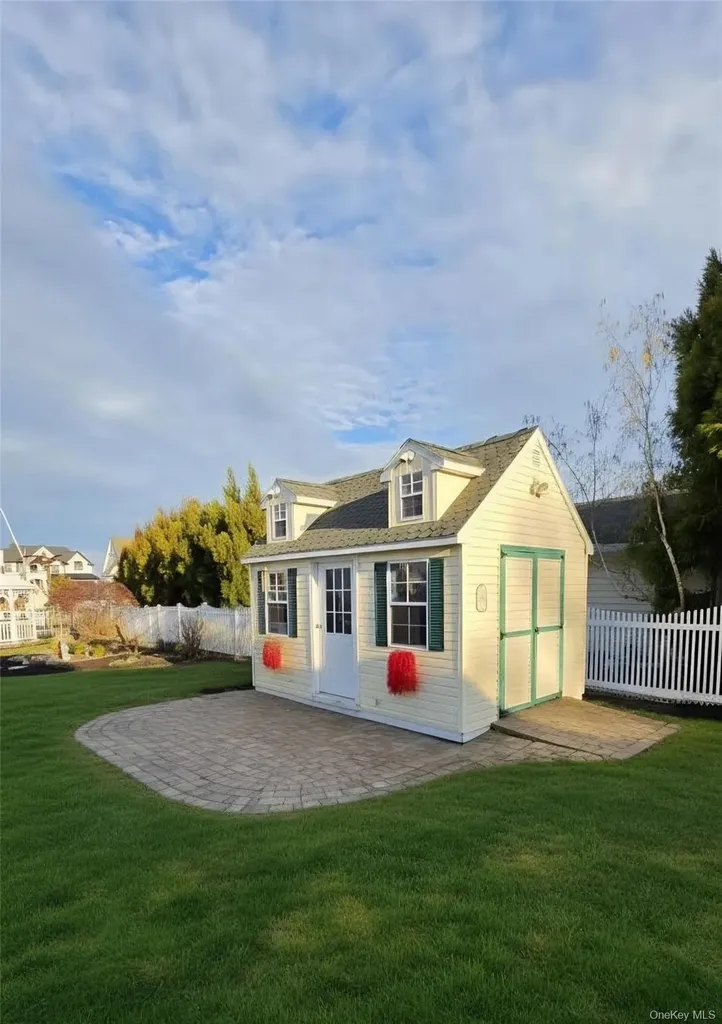 185 W Islip Road West Islip NY 11795