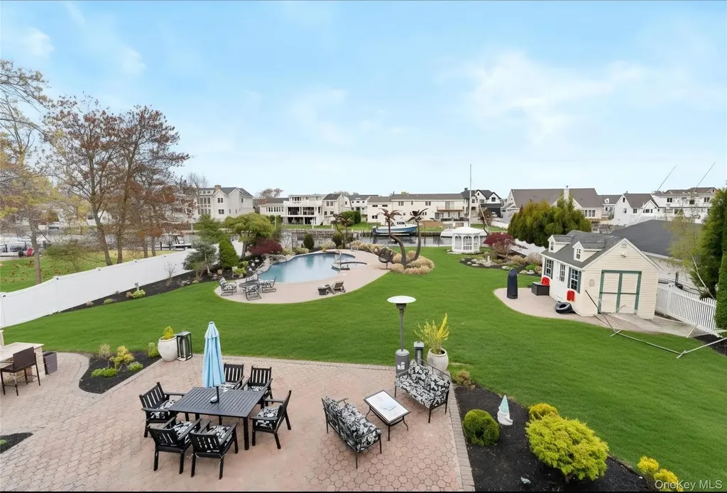 185 W Islip Road West Islip NY 11795