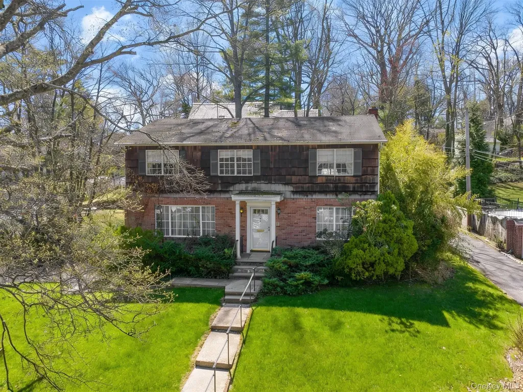 240 Shoreward Drive Great Neck NY 11021