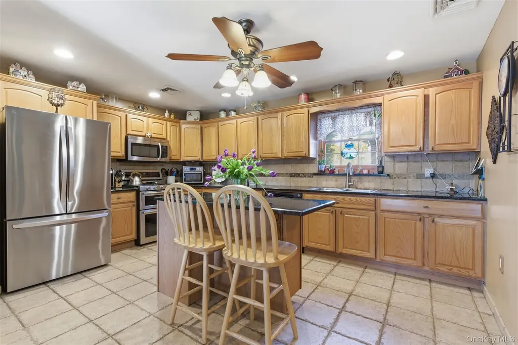 2185 Howard Place Bellmore NY 11710