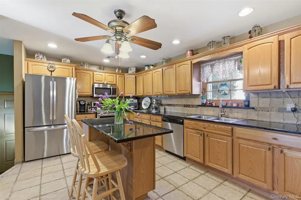 2185 Howard Place Bellmore NY 11710