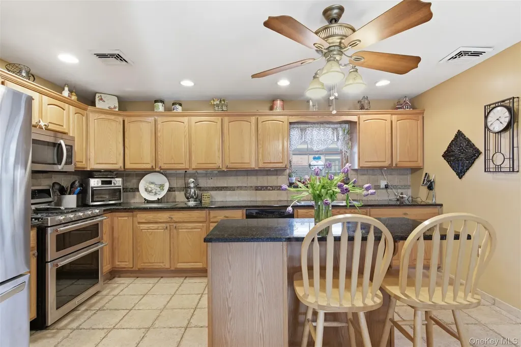 2185 Howard Place Bellmore NY 11710