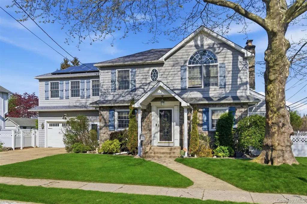 2185 Howard Place Bellmore NY 11710
