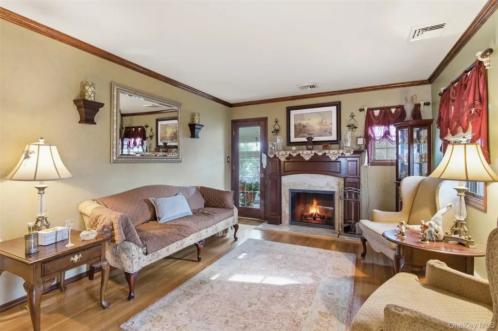 2185 Howard Place Bellmore NY 11710