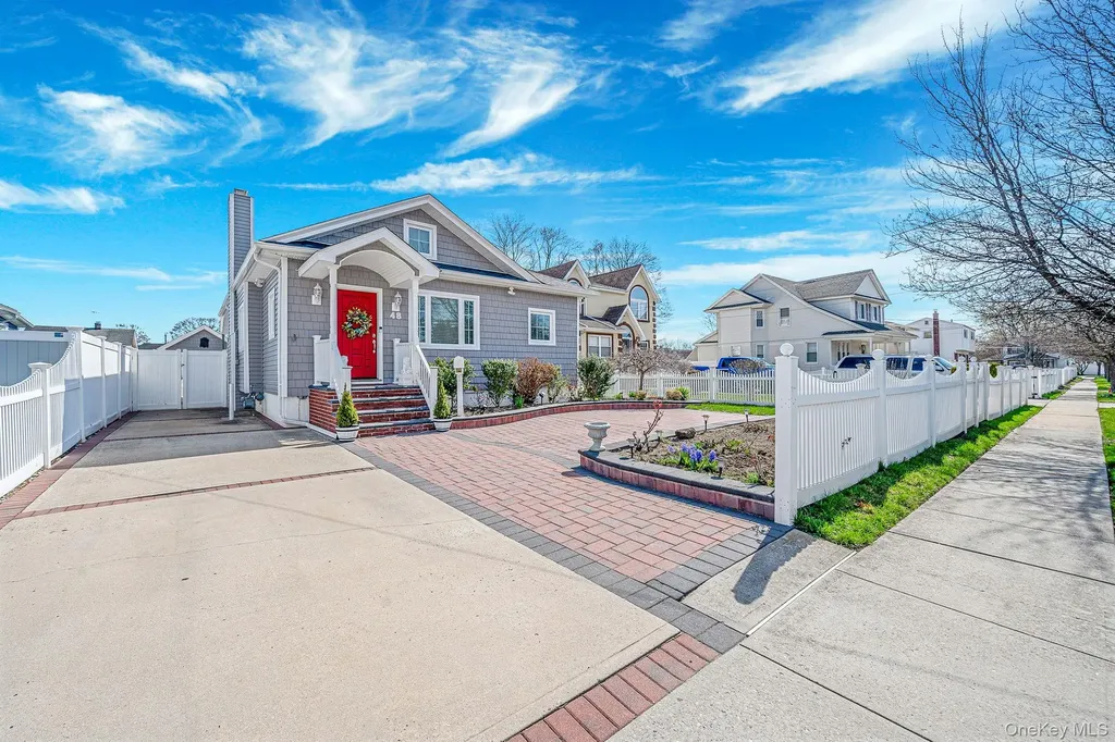 48 Hillside Avenue Freeport NY 11520
