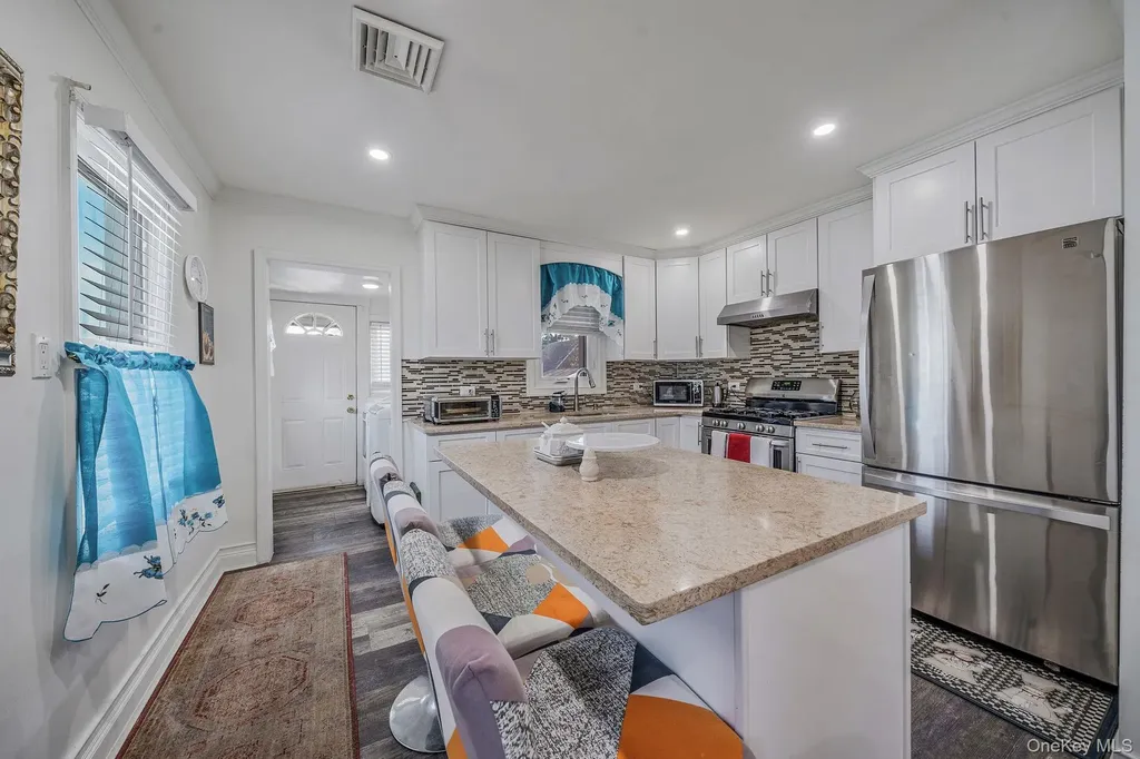 48 Hillside Avenue Freeport NY 11520
