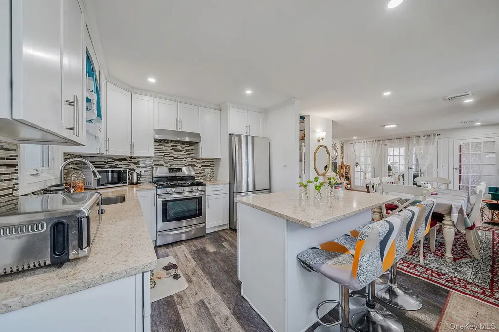 48 Hillside Avenue Freeport NY 11520