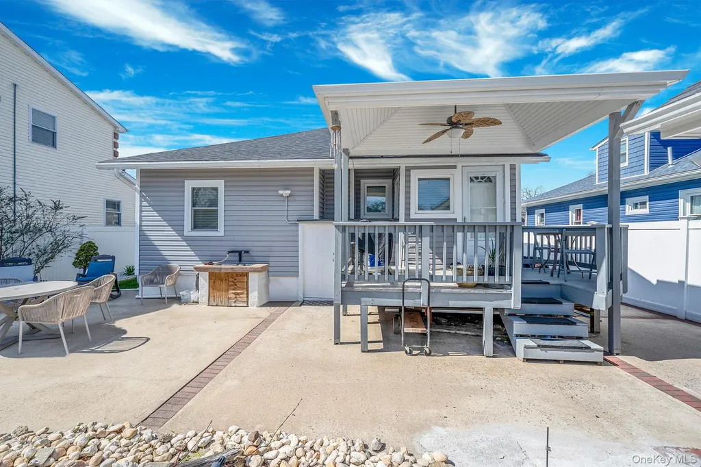 48 Hillside Avenue Freeport NY 11520