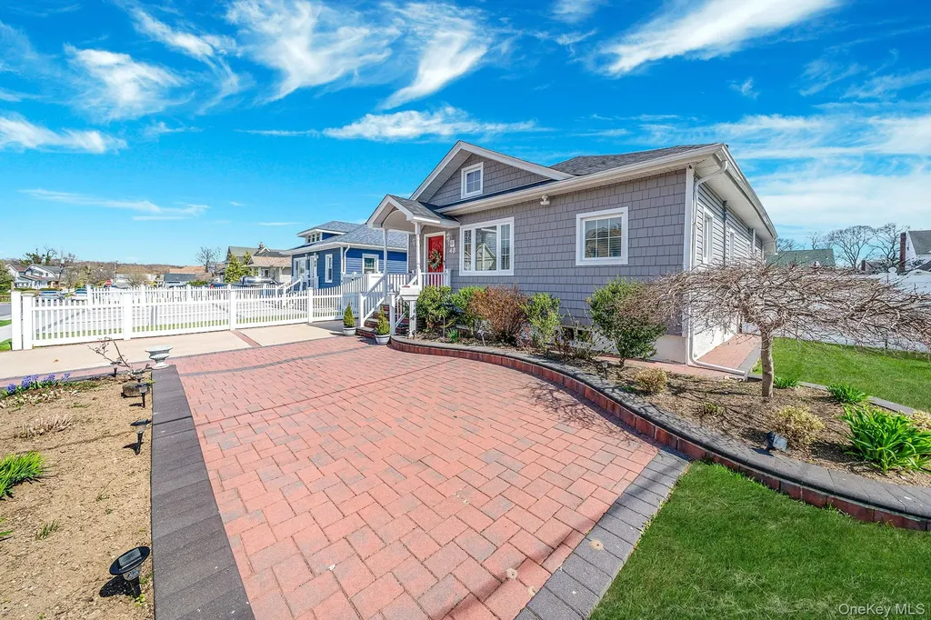 48 Hillside Avenue Freeport NY 11520