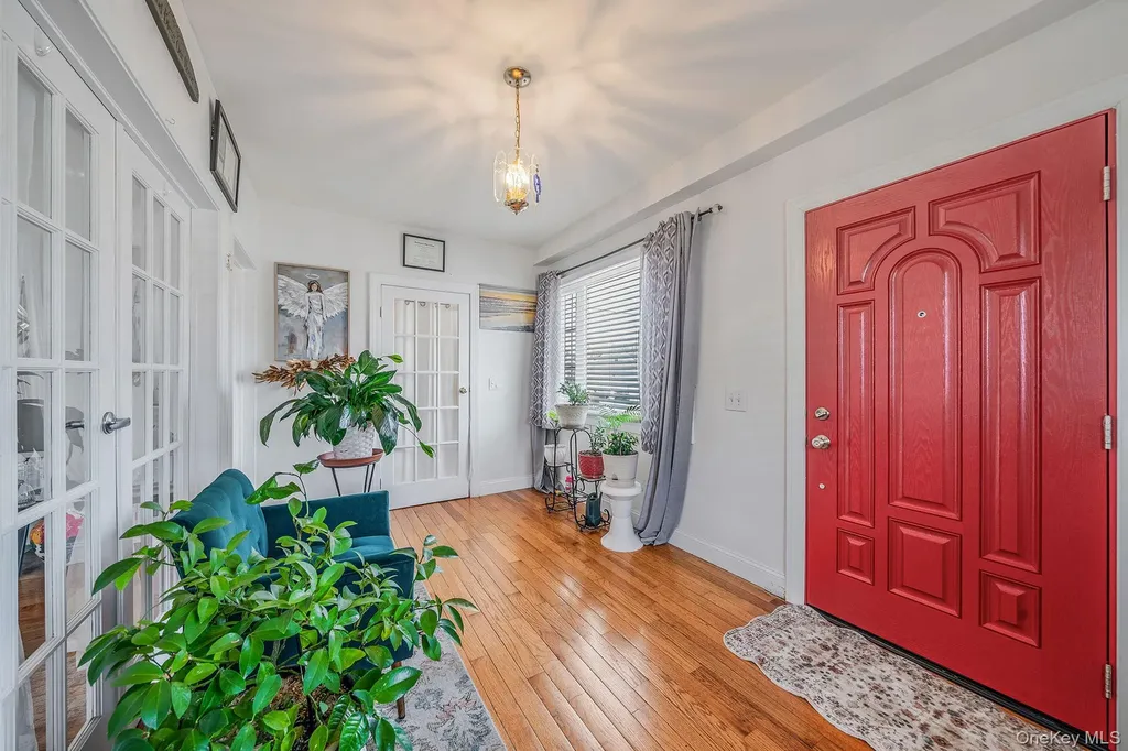 48 Hillside Avenue Freeport NY 11520
