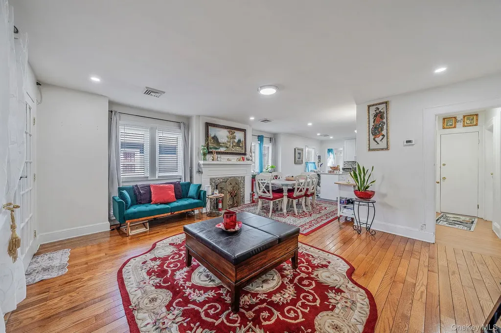48 Hillside Avenue Freeport NY 11520