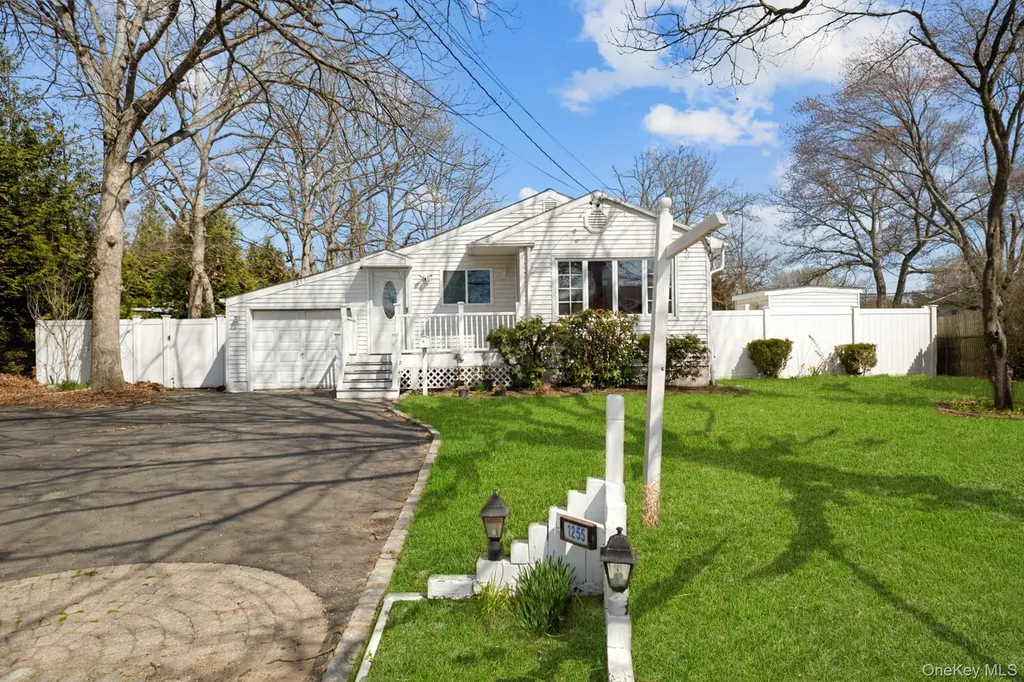1255 Udall Road Bay Shore NY 11706