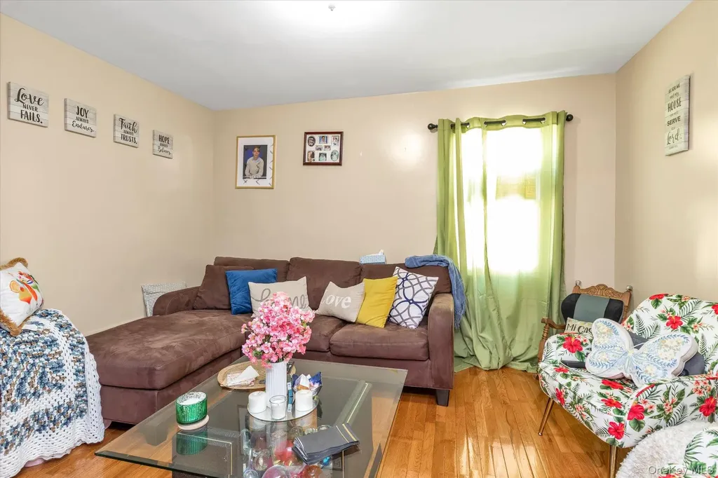 38 5th Street Valley Stream NY 11581