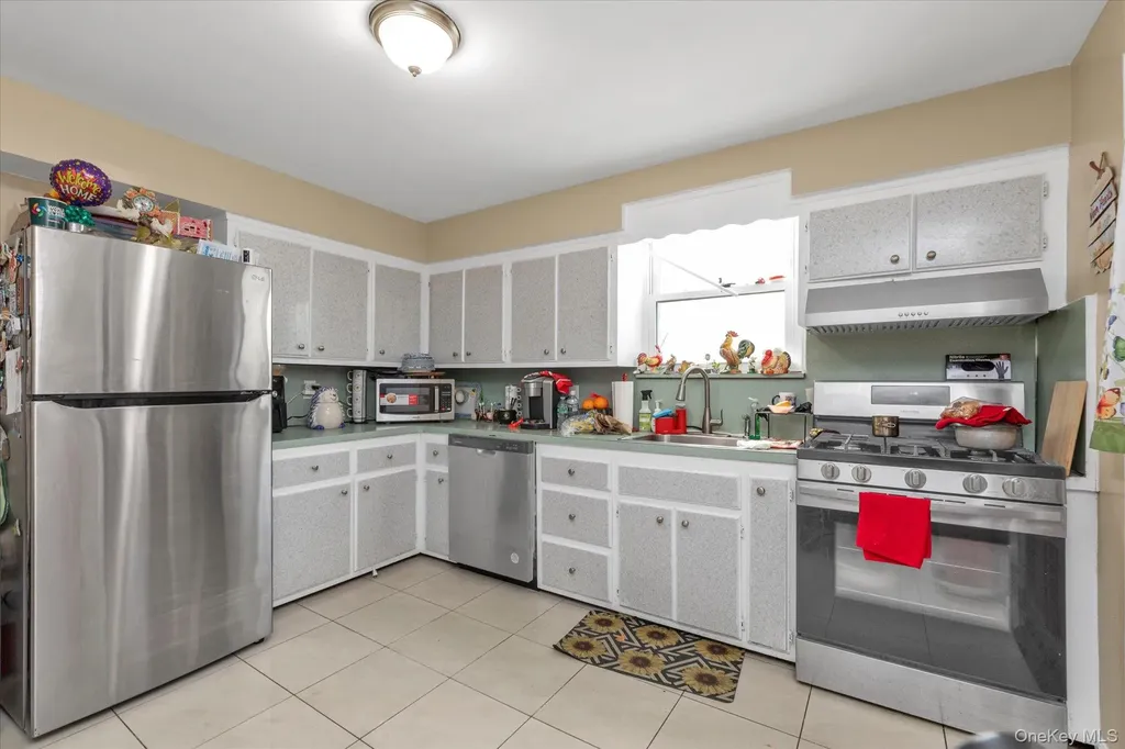 38 5th Street Valley Stream NY 11581