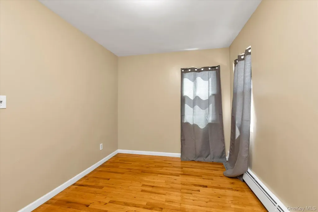 38 5th Street Valley Stream NY 11581