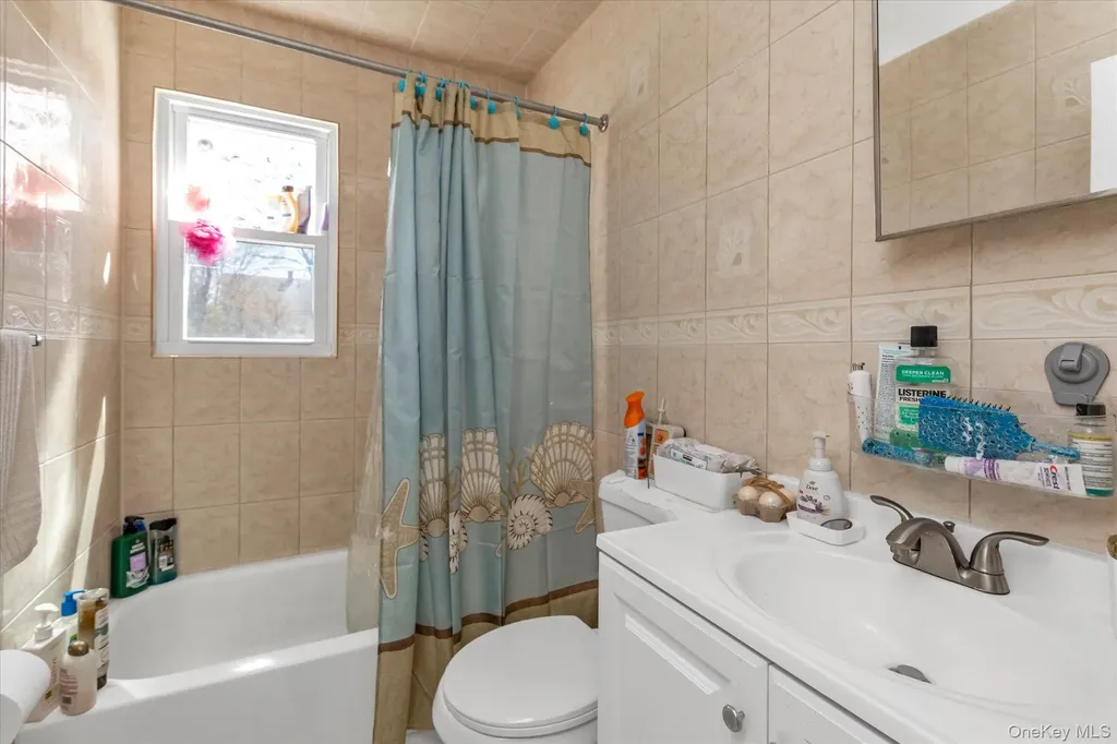 38 5th Street Valley Stream NY 11581