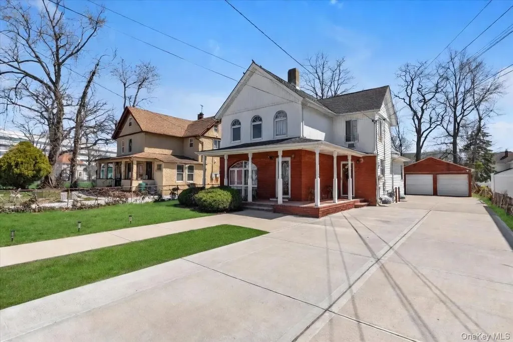 38 5th Street Valley Stream NY 11581