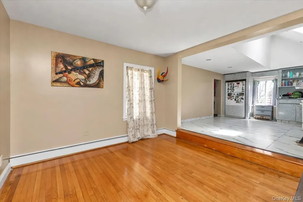38 5th Street Valley Stream NY 11581