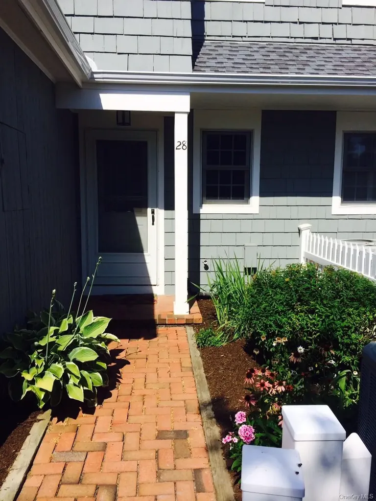 28 Brittany Lane Westhampton Beach NY 11978