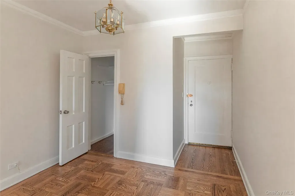 6 Midland Gardens Bronxville NY 10708