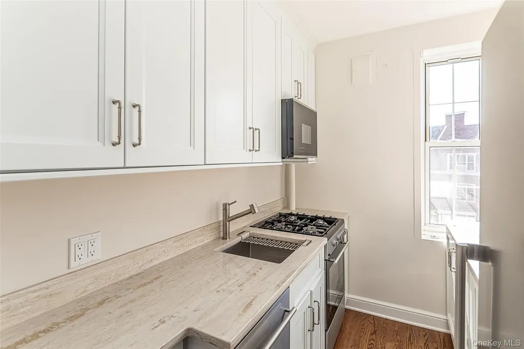 6 Midland Gardens Bronxville NY 10708