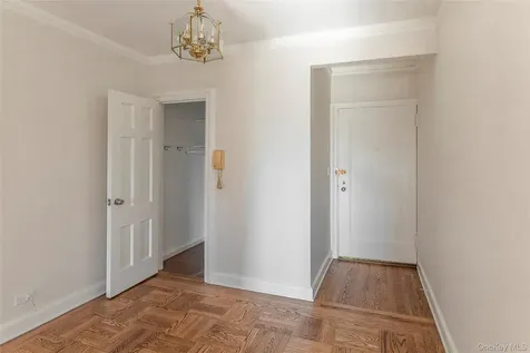 6 Midland Gardens Bronxville NY 10708