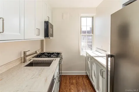 6 Midland Gardens Bronxville NY 10708