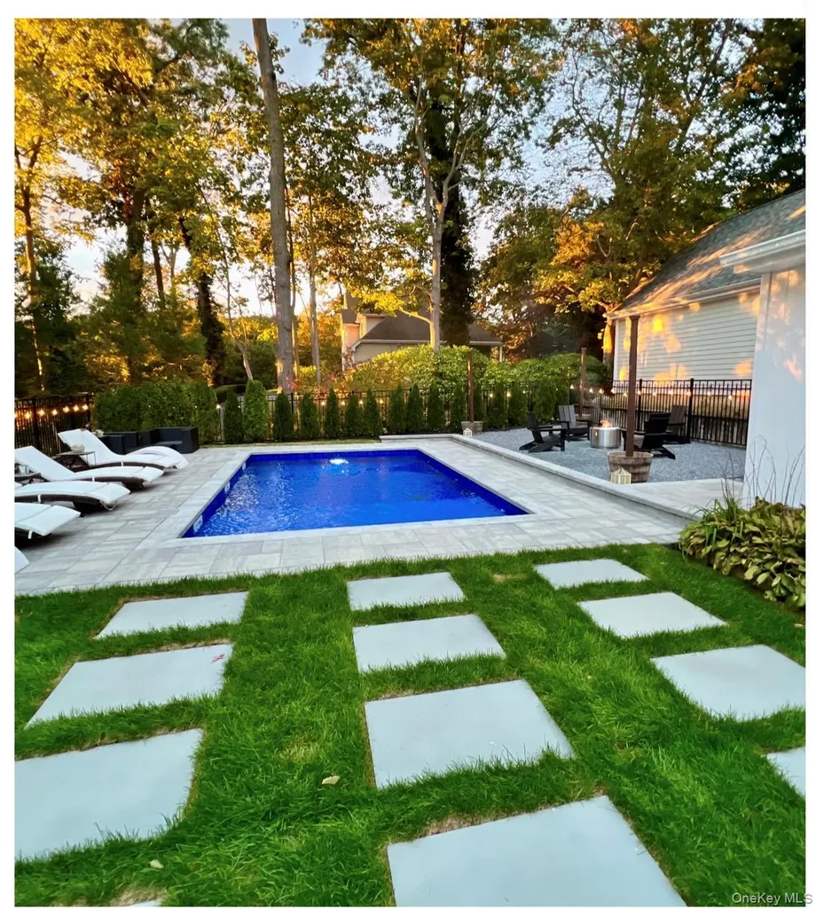 23 Grove Street Cold Spring Harbor NY 11724