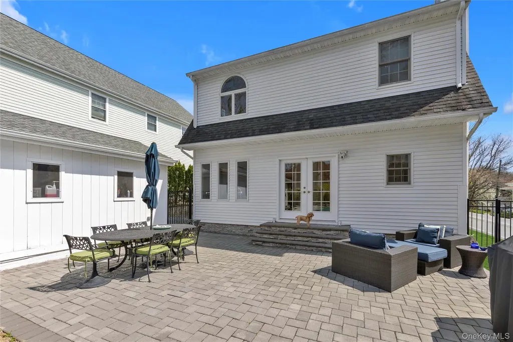 23 Grove Street Cold Spring Harbor NY 11724