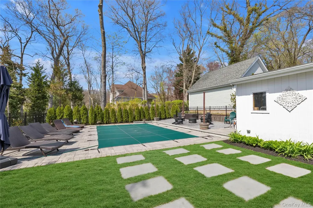 23 Grove Street Cold Spring Harbor NY 11724