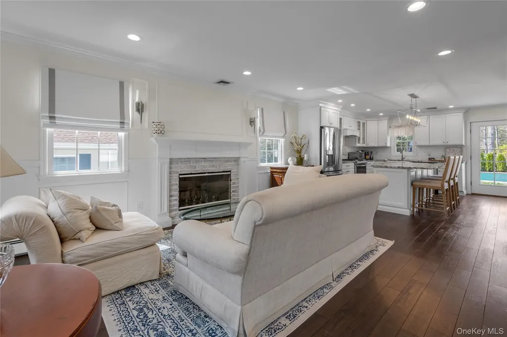 23 Grove Street Cold Spring Harbor NY 11724