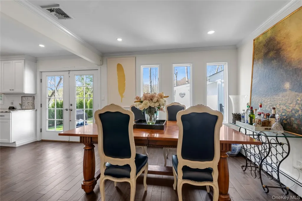 23 Grove Street Cold Spring Harbor NY 11724