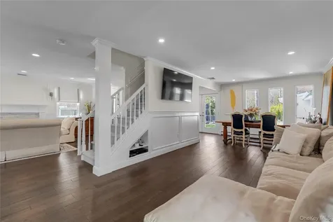 23 Grove Street Cold Spring Harbor NY 11724