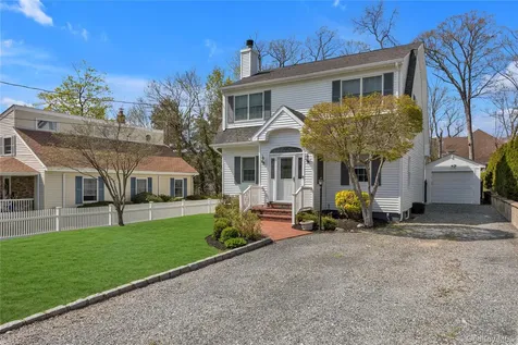 23 Grove Street Cold Spring Harbor NY 11724