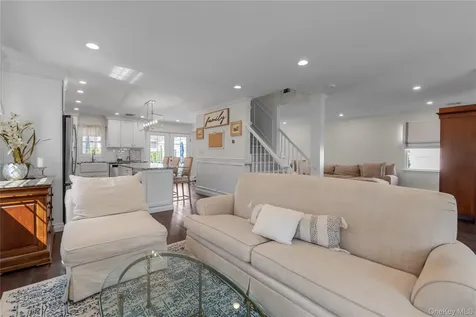 23 Grove Street Cold Spring Harbor NY 11724