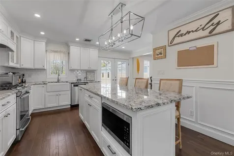 23 Grove Street Cold Spring Harbor NY 11724