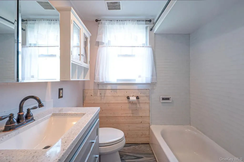 326 Litchfield Avenue Babylon NY 11702