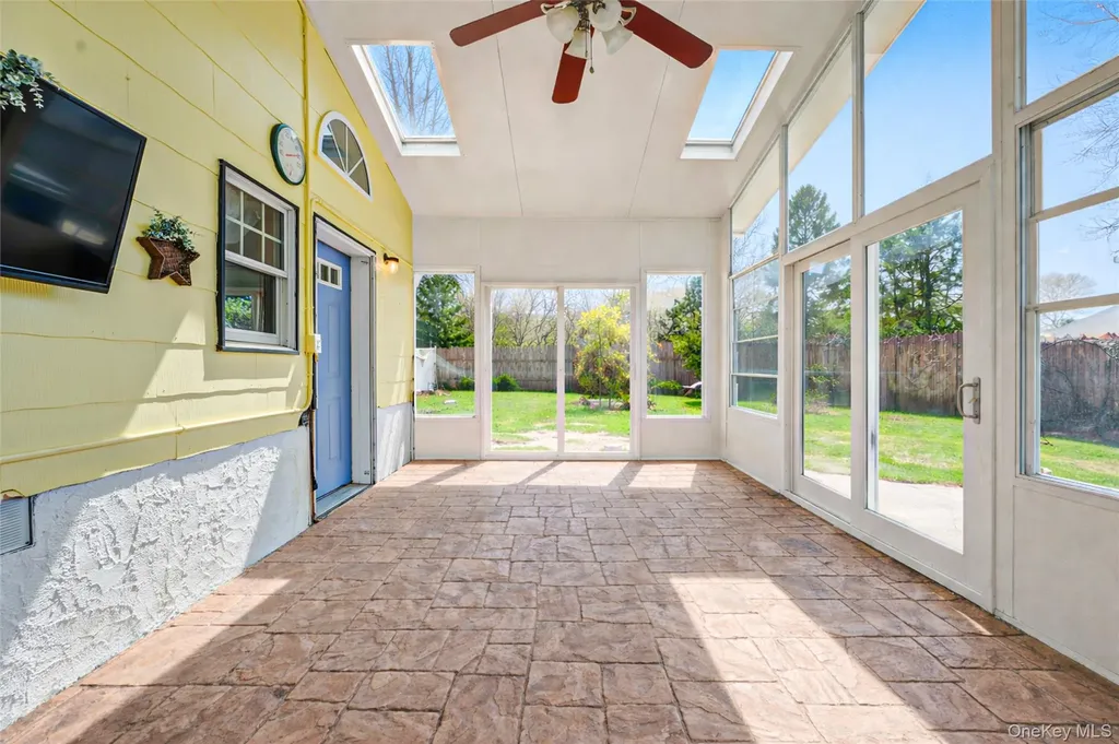 326 Litchfield Avenue Babylon NY 11702