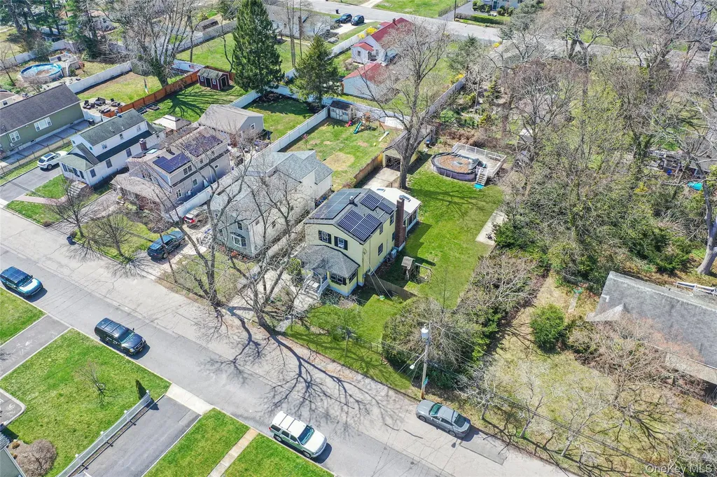 326 Litchfield Avenue Babylon NY 11702