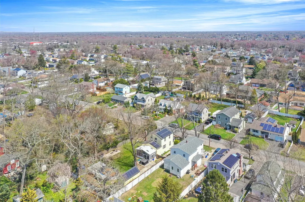 326 Litchfield Avenue Babylon NY 11702